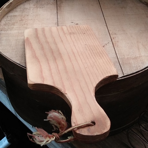 WOODEN CUTTING BOARD - Picture 4 of 4